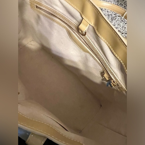 Louis Vuitton Vernis Wilshire MM - Picture 9 of 11